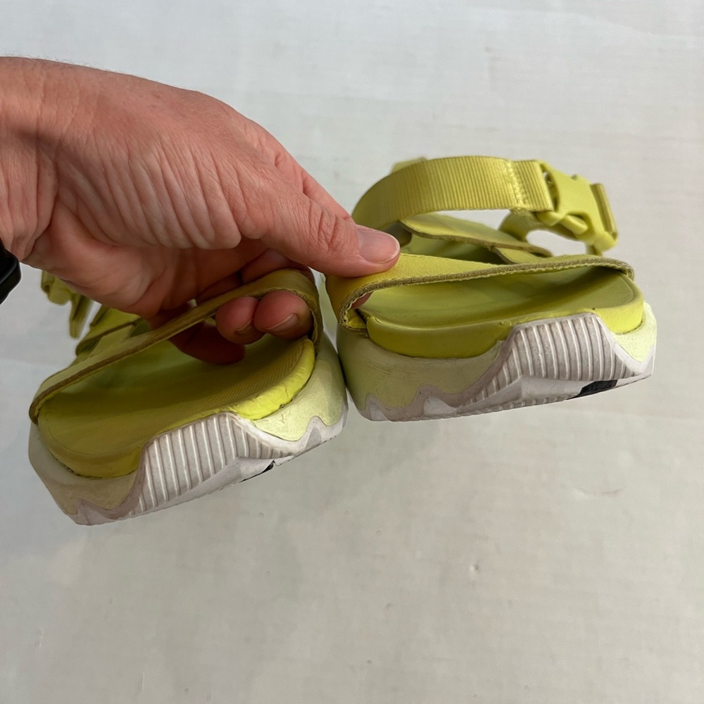 Sorel Kinetic Impact sandals bright fluorescent yellow white soles buckles sz 9 - Picture 6 of 10